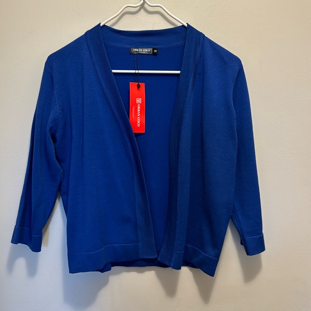 Cropped 3/4 sleeve sweater